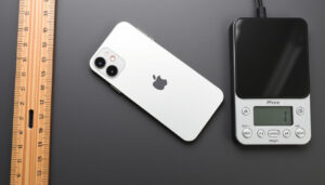 Hur lång är en iPhone 14? Exakta mått i cm, tum och vikt